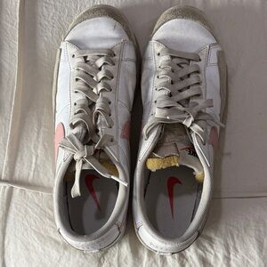 Nike Women’s White Sneakers with Pink Swoosh